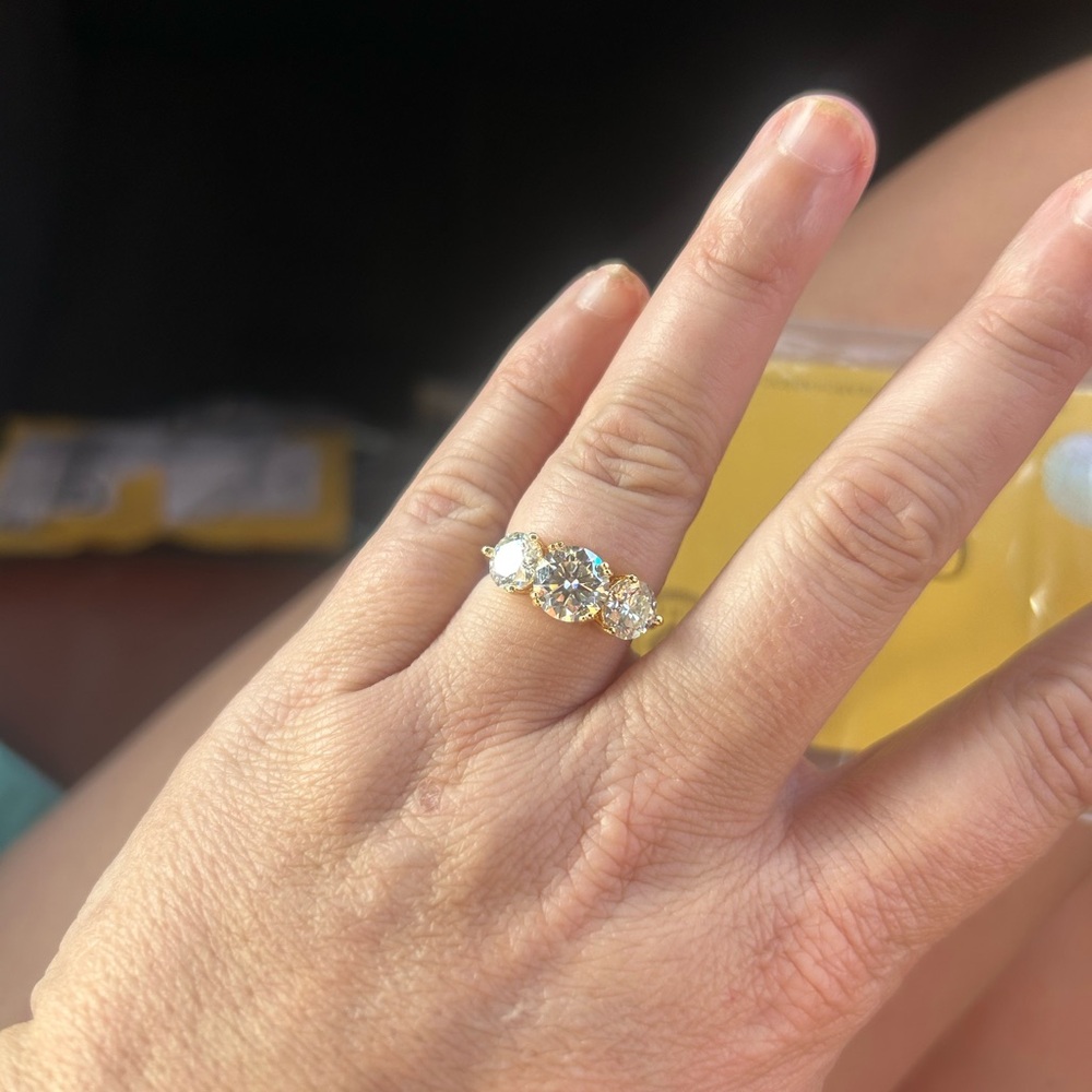 Elegant Gold and Silver Women's Ring